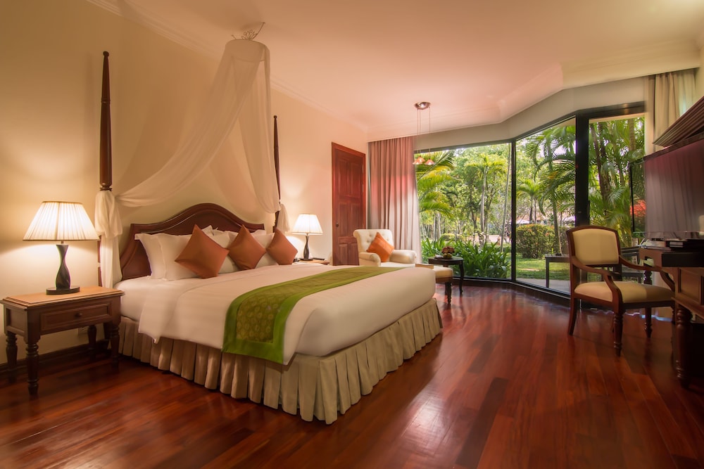 Palace Club Room - Access to Club Lounge