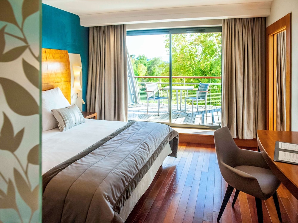 Deluxe Suite, 1 King Bed, Terrace (Grounds view) - Photo 3