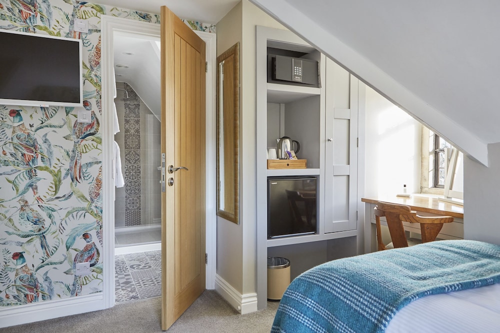 Double or Twin Room, Ensuite, River View photo 3