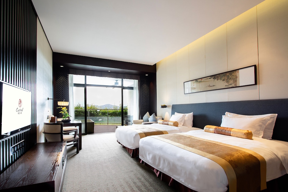 Deluxe Twin Room photo 3