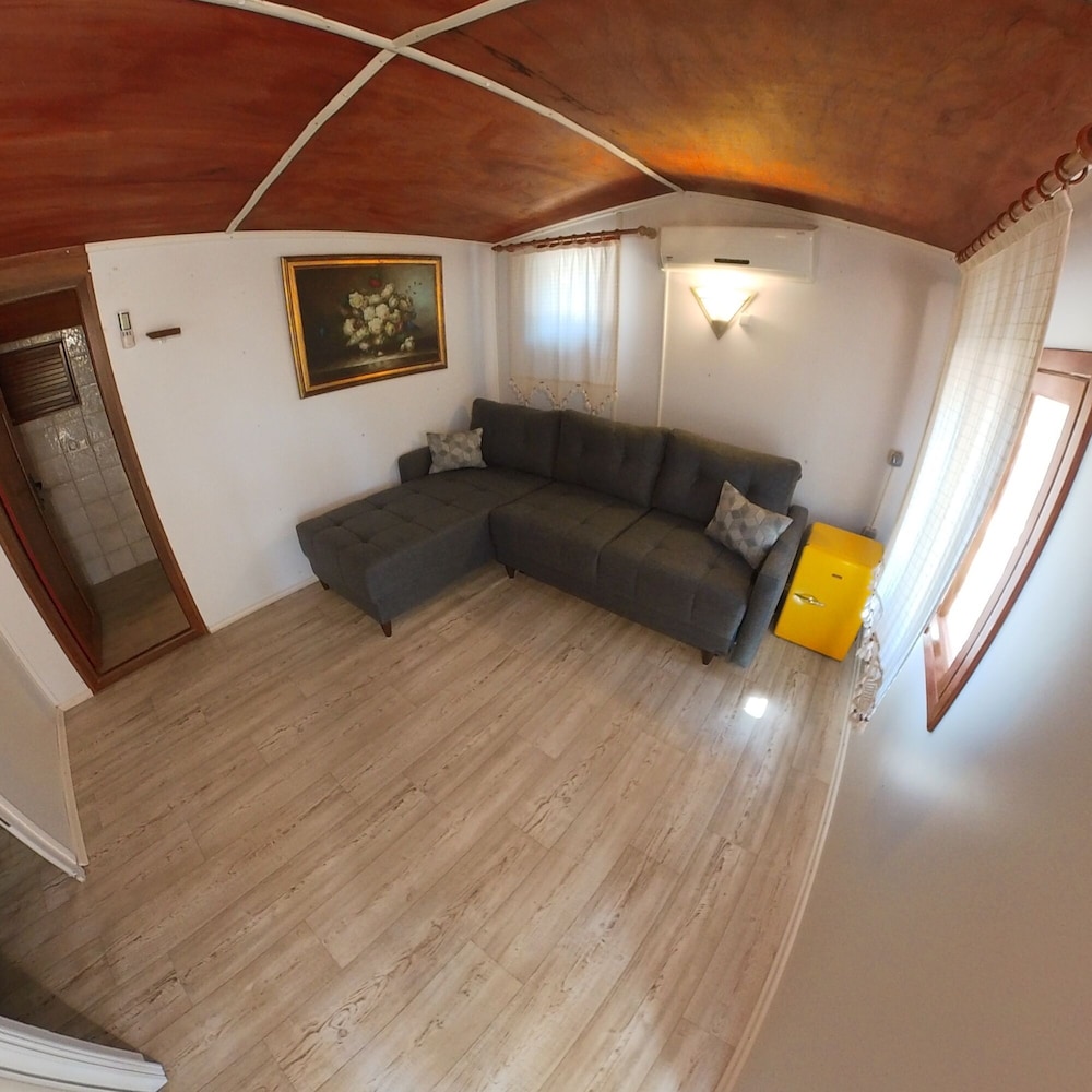 Family Bungalow, 1 Queen Bed with Sofa bed, Garden View photo 1