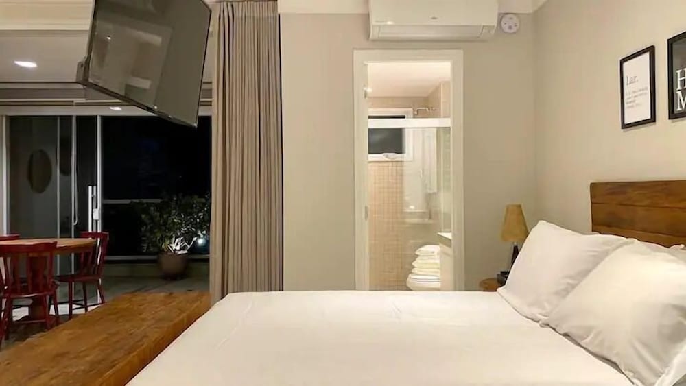 Room, 2 Queen Beds - Photo 6