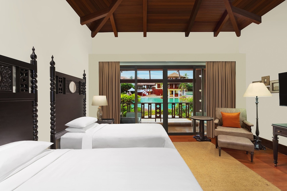 Room, Pool View - Photo 6