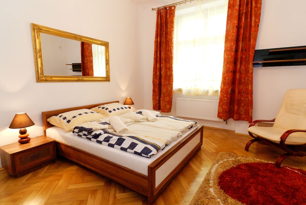 Apartment Selected at Check-In - different locations (6 adults) - Photo 9