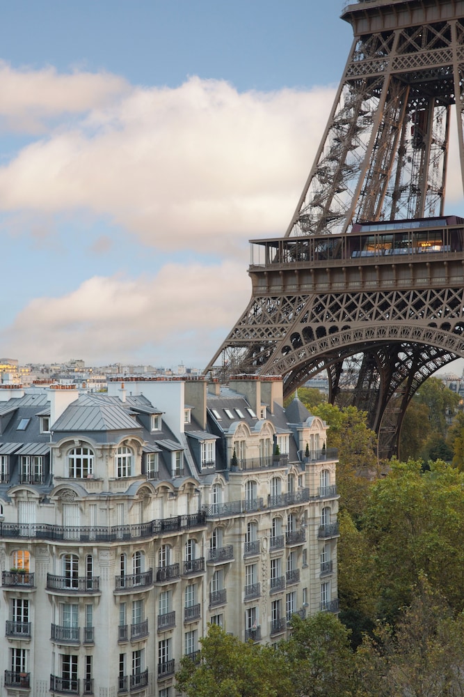 Suite, 1 King Bed with Sofa bed, Balcony (Eiffel Tower View) thumbnail 6