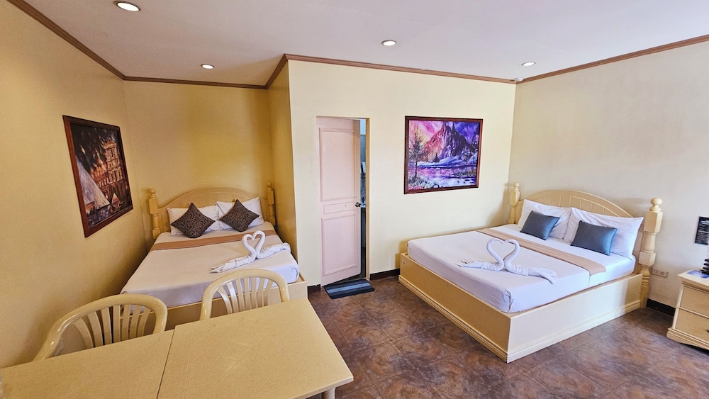 Premier Suite - Photo 3