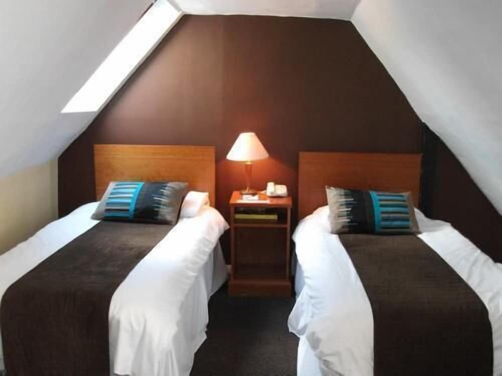 Standard Twin Room photo 2