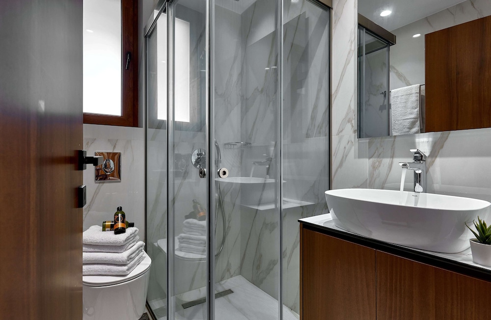 Two Bedroom Suite with Private Pool and Garden - Photo 11