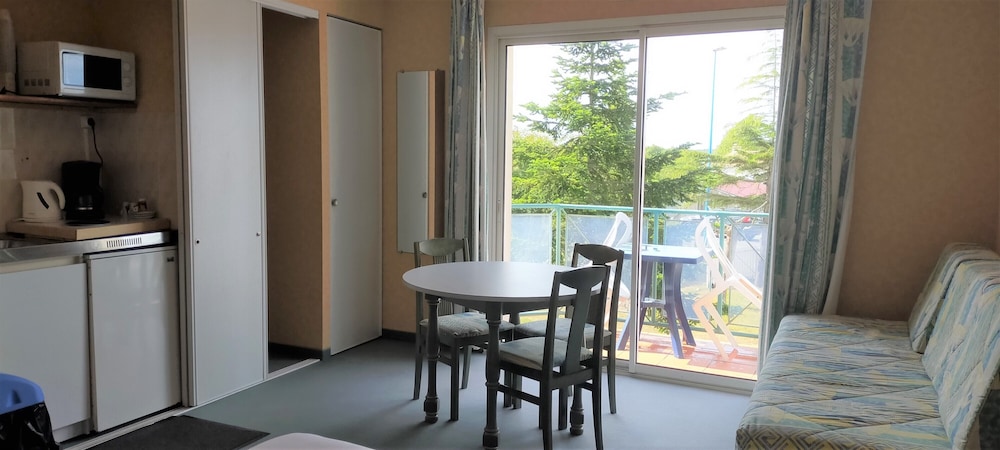 Comfort Room, Refrigerator & Microwave photo 2