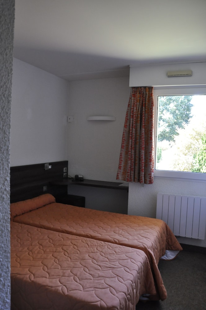 Double or Twin Room - Photo 3