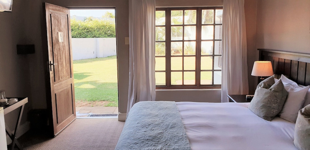 Standard Twin Room photo 2