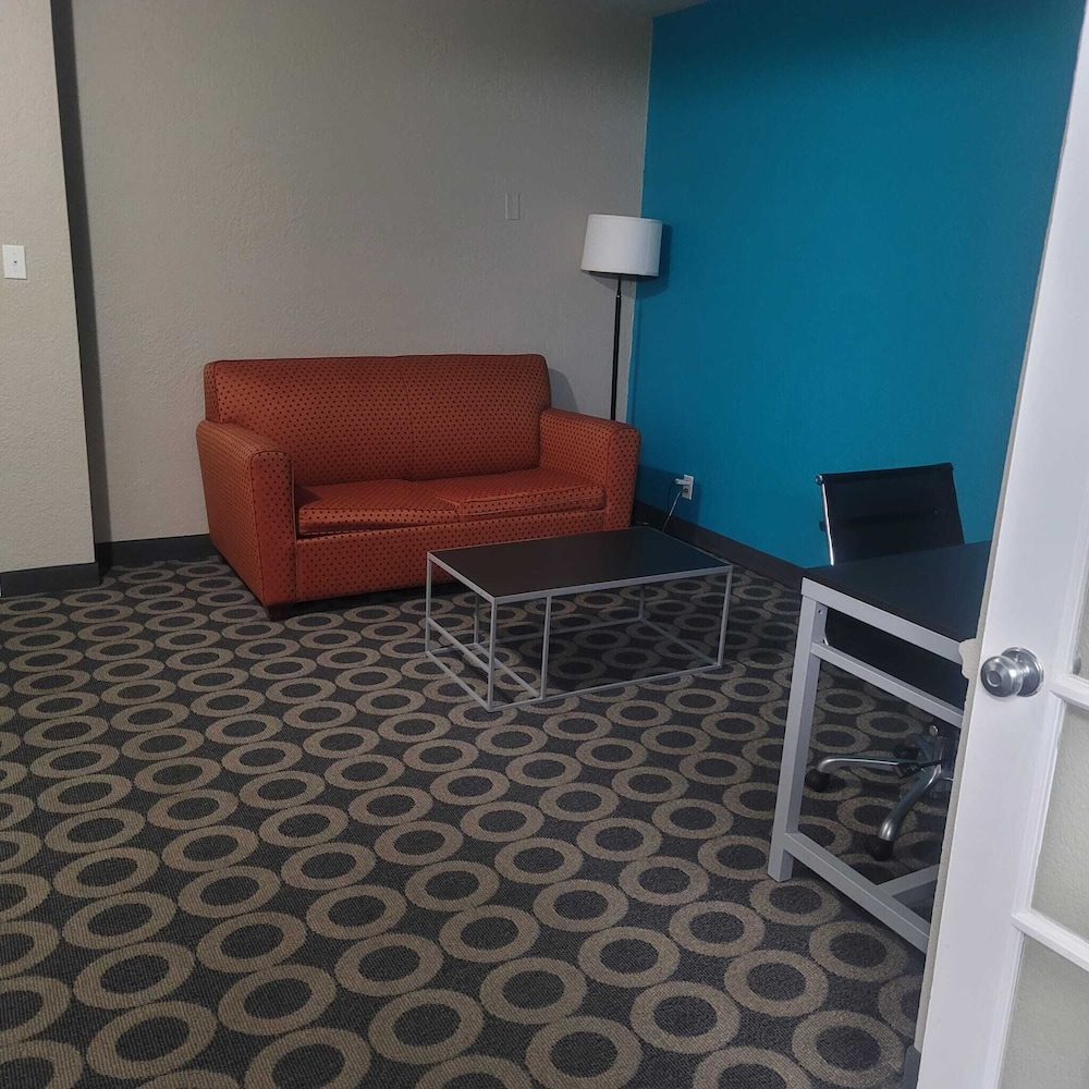 Suite, 1 King Bed, Non Smoking - Photo 12
