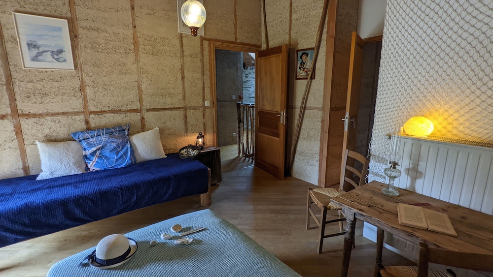 Traditional Double or Twin Room photo 3