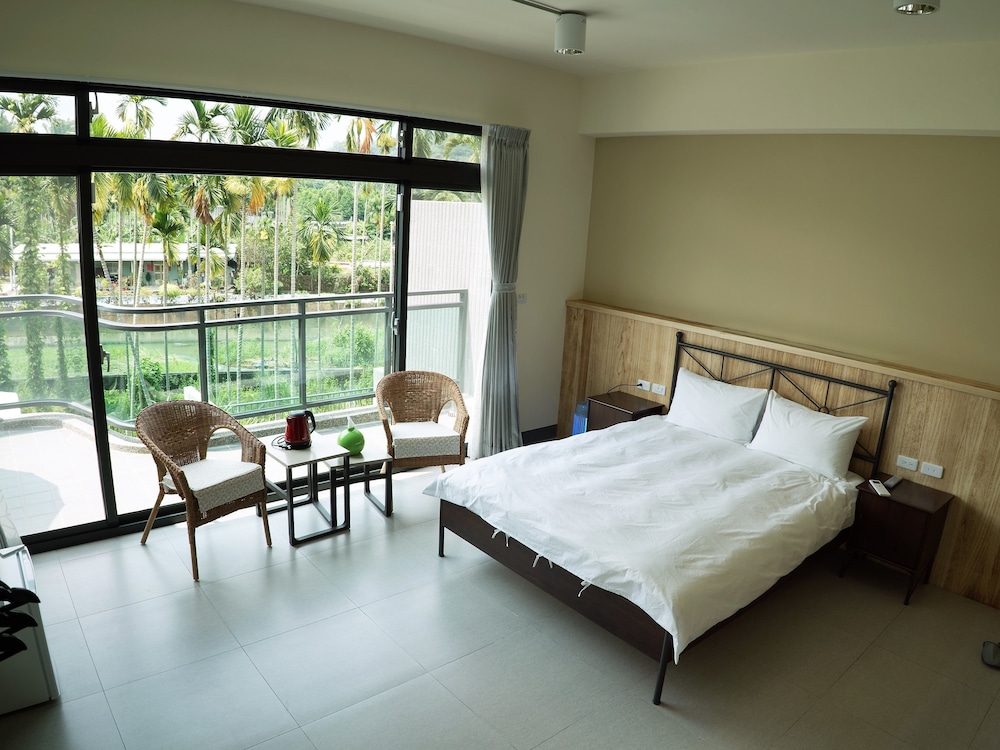 Grand Quadruple Room, 1 Bedroom, Hot Tub, Mountain View photo 1