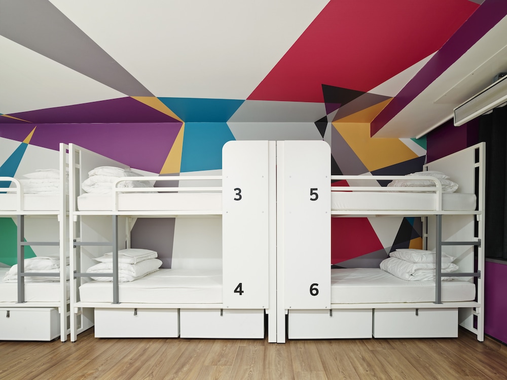8-bed Private Dormitory room ensuite photo 1