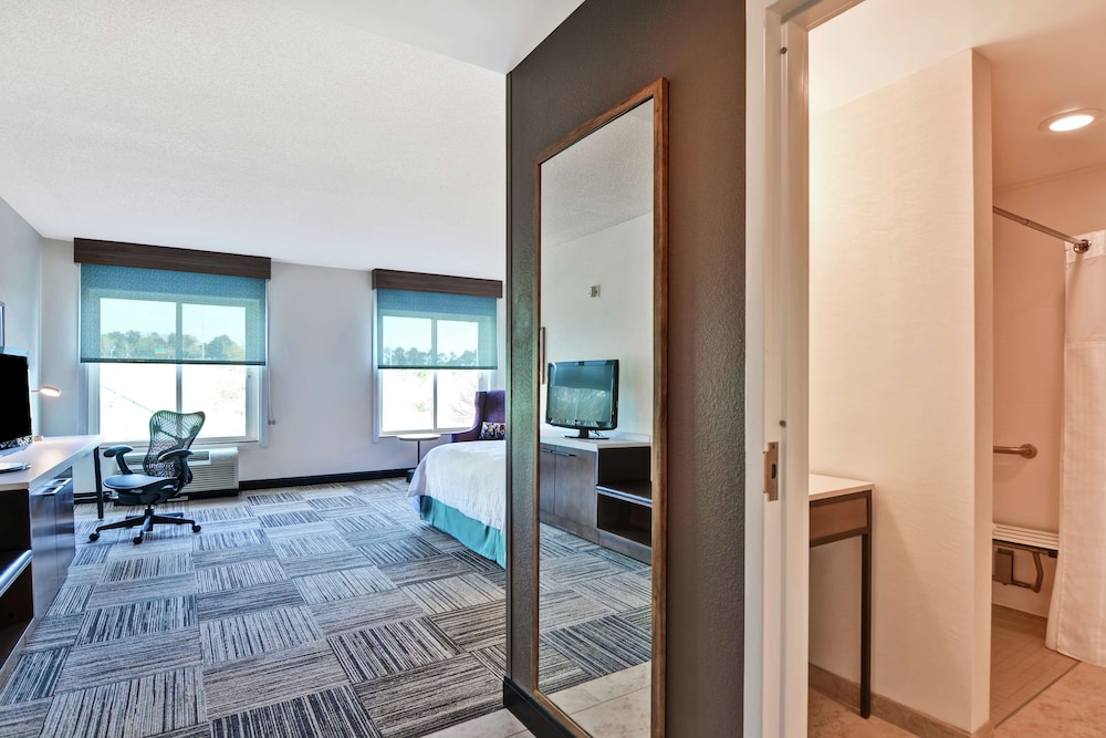 Room, Accessible photo 3