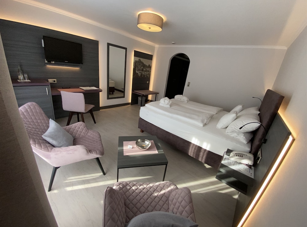 Standard Double Room, Non Smoking - Photo 5