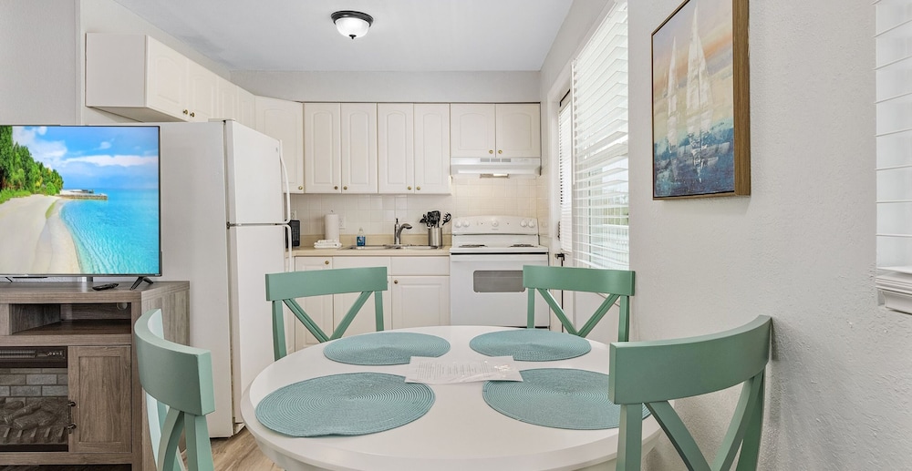 Condo, 1 Queen Bed with Sofa bed, Balcony (Waterview)