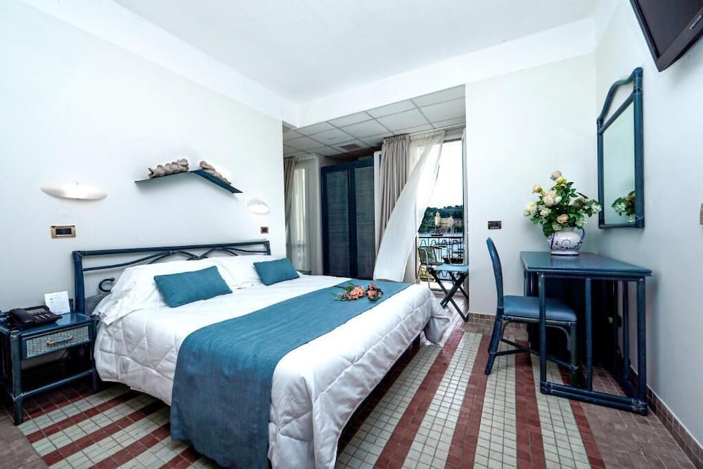 Panoramic Room - Photo 1