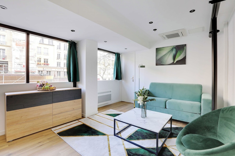 Apartment photo 1