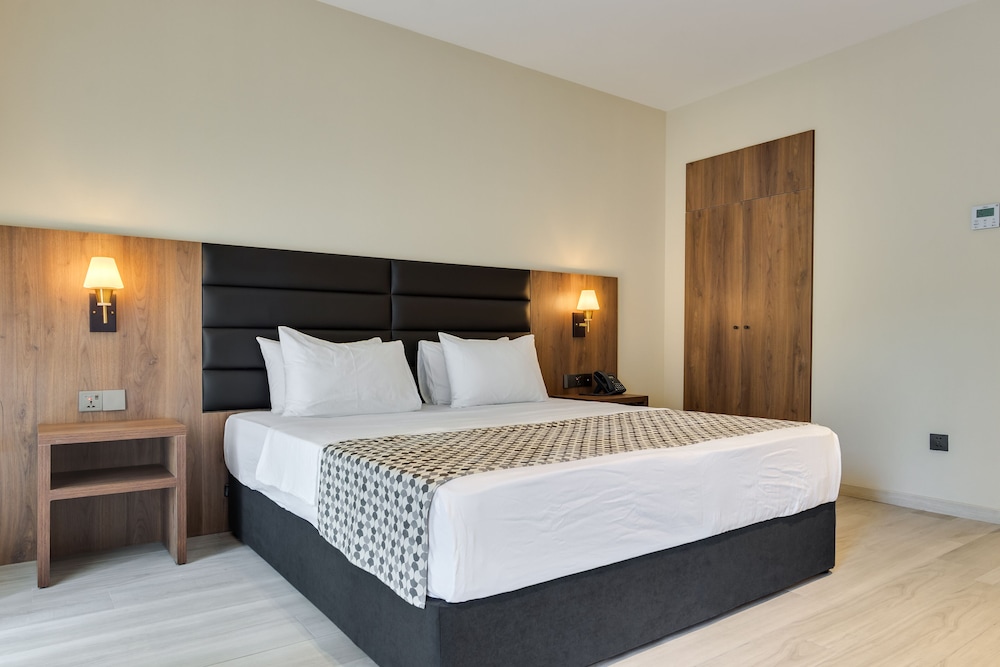 Double Room - Photo 3