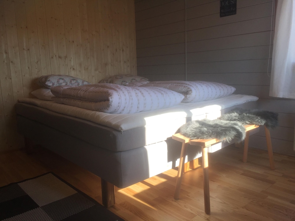 Traditional Cottage, 1 King Bed with Sofa bed, Refrigerator, Mountainside photo 3