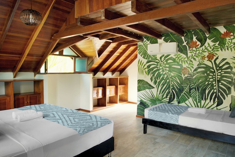 Family Room, Garden View photo 1