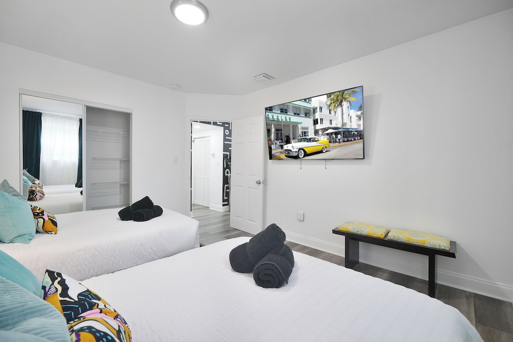 28 Beds, Sleeps 42, Entire Location Dream - 168 photo 1