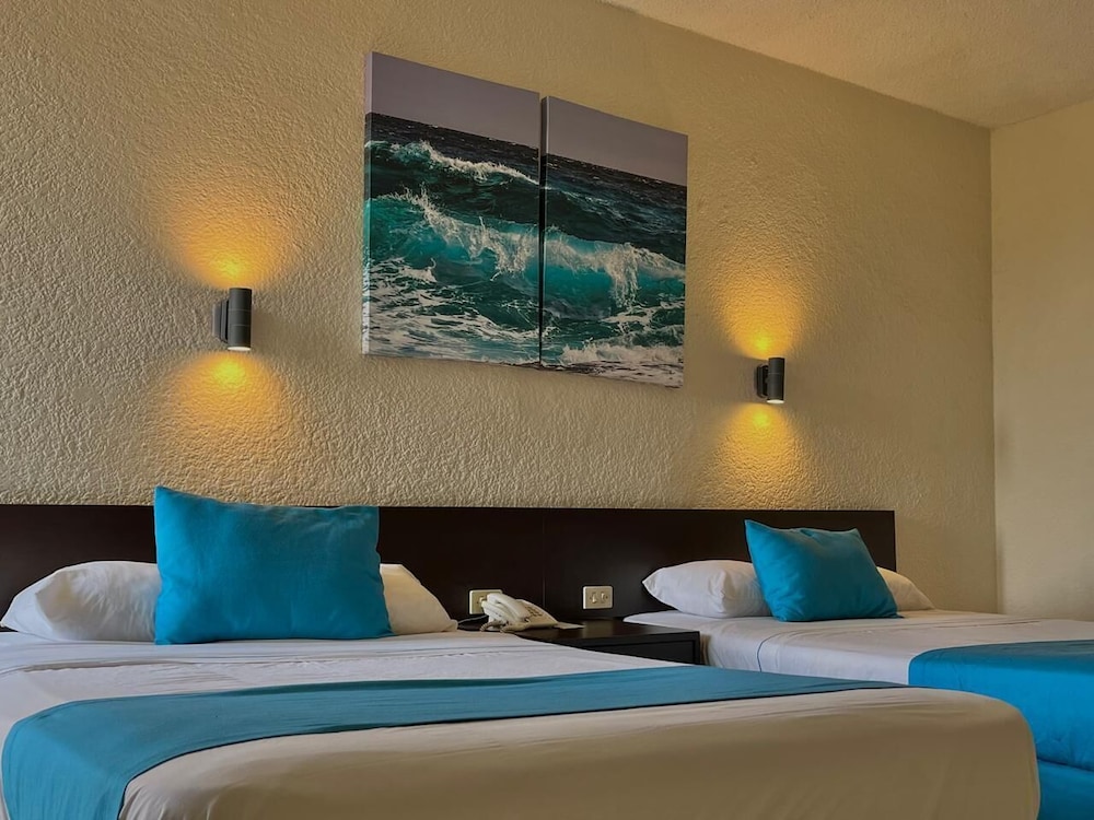 Junior Suite, 2 Double Beds - Photo 5