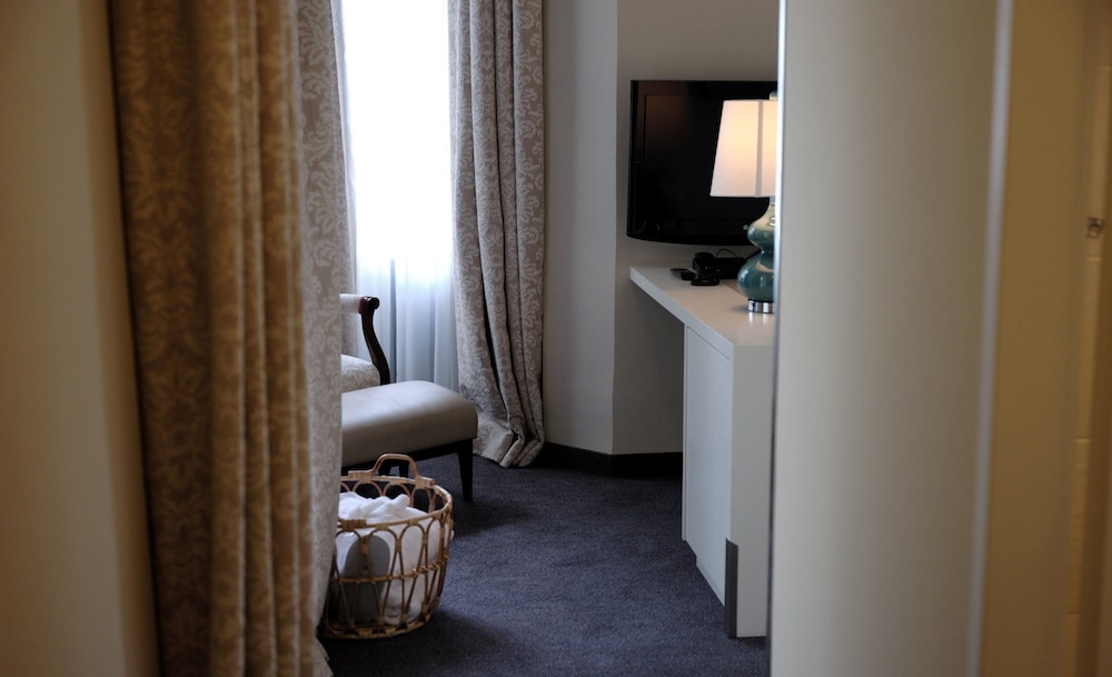Suite - Photo 6