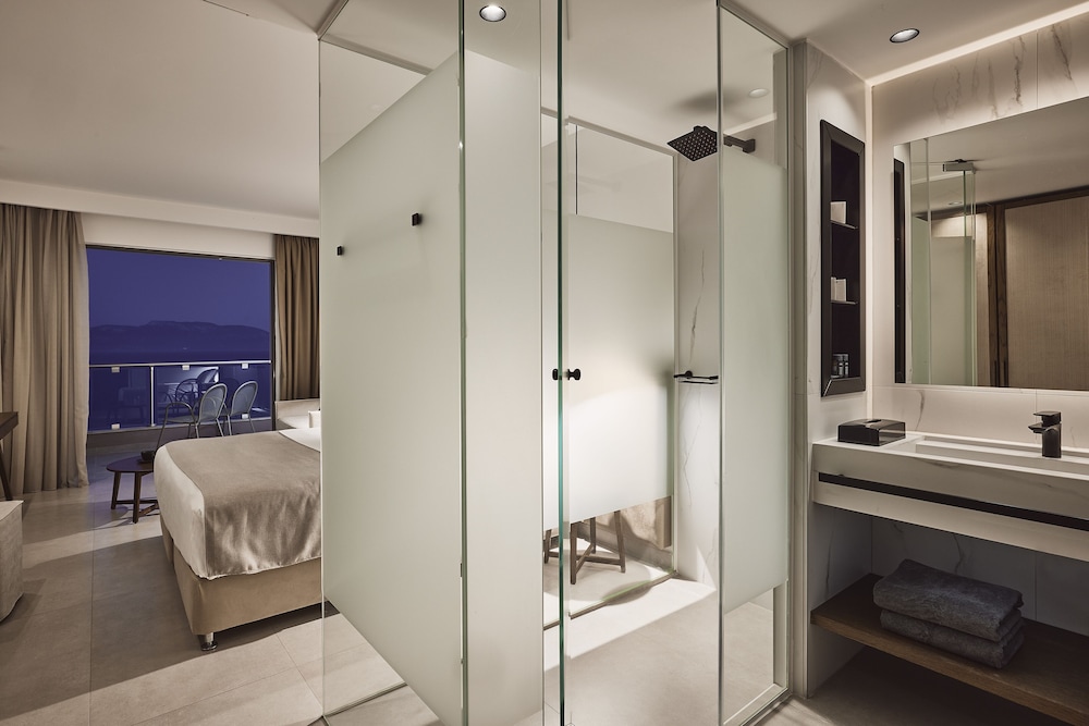 Junior Suite, Sea View - Photo 1