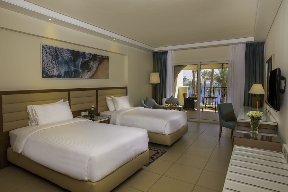 Room, 2 Twin Beds (Sea Front) - Photo 1