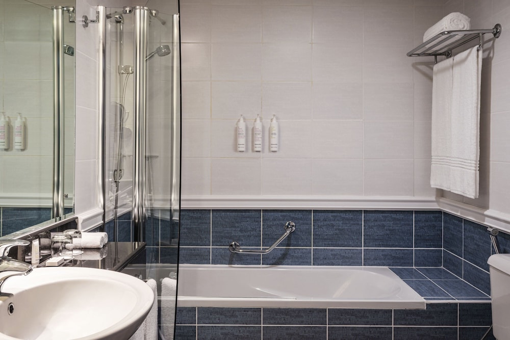 Suite, 1 Bedroom thumbnail 5