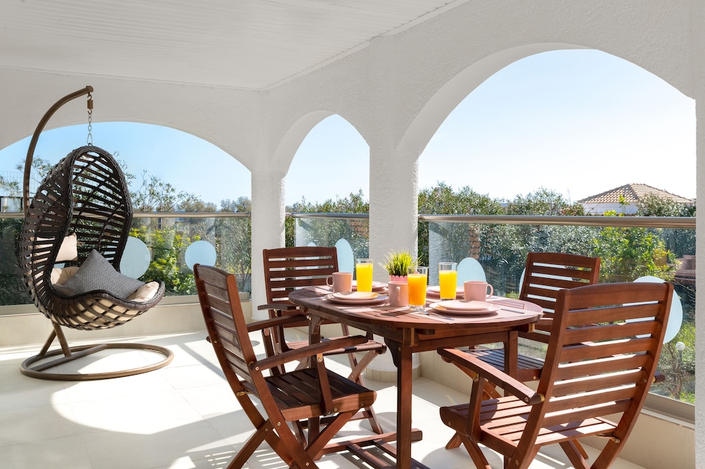 Family Villa, 4 Bedrooms, Sea View, Sea Facing