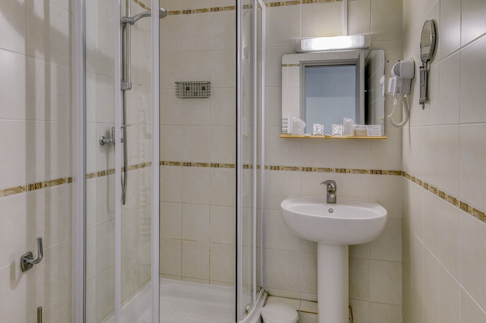 Standard Twin Room (Air conditioning) - Photo 4