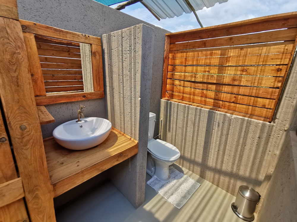 Standard Twin Room - Photo 4