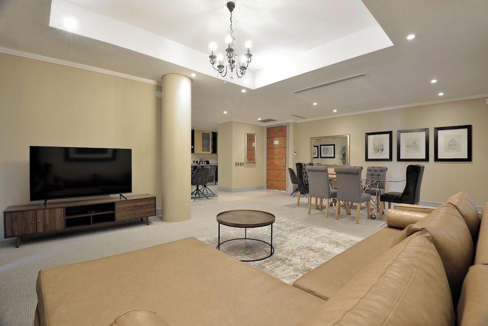 Executive Suite, 1 Bedroom - Photo 5
