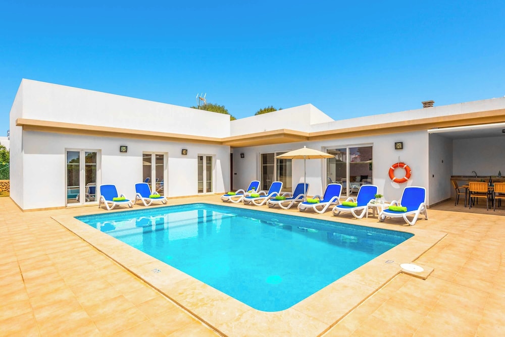 Villa (4 Habitaciones)