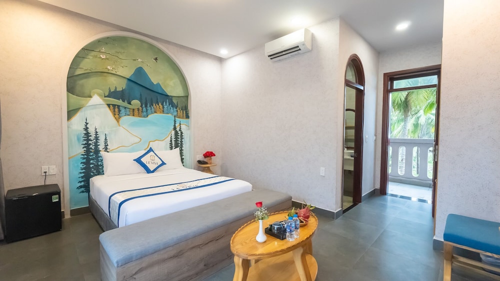 Deluxe Room, Pool View - Photo 3