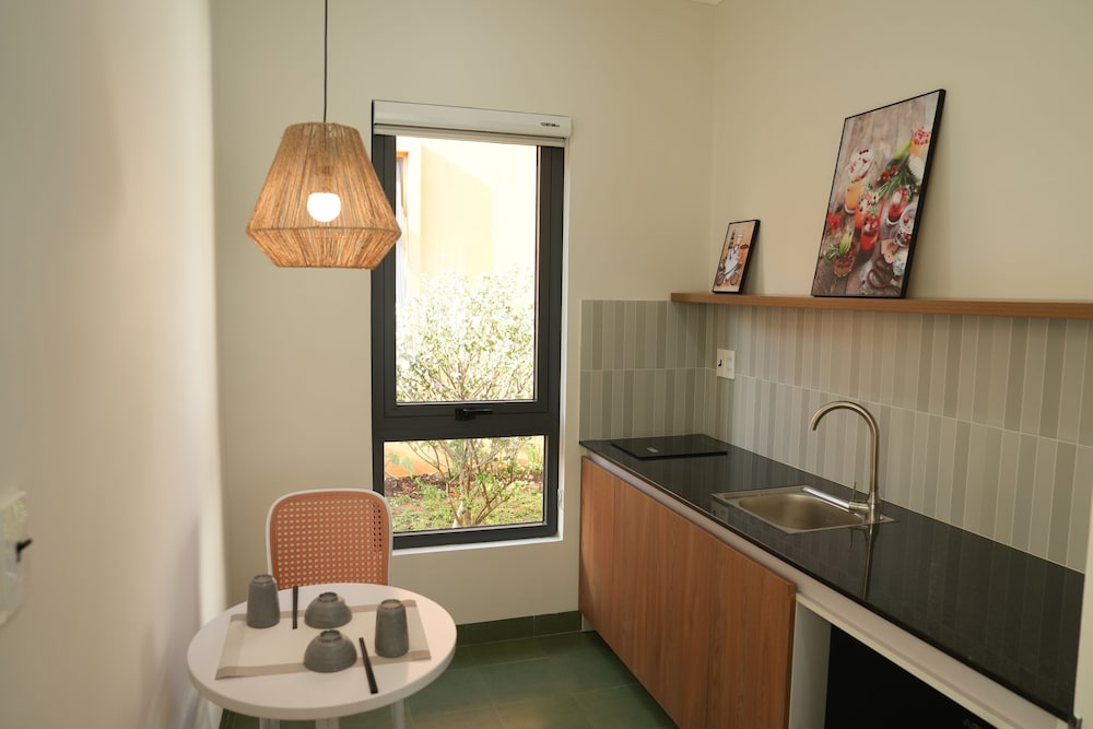 Deluxe Studio Suite, Garden View photo 3