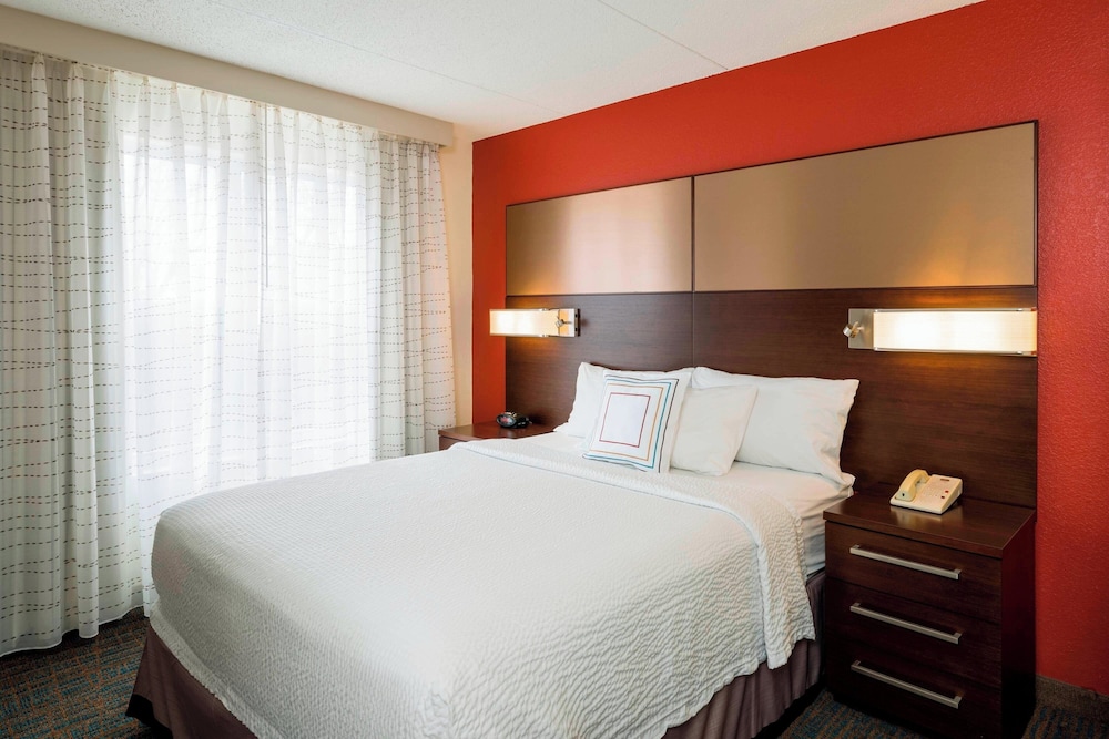 Suite, 1 Bedroom (Mobility/Hearing Accessible, Tub) - Photo 1