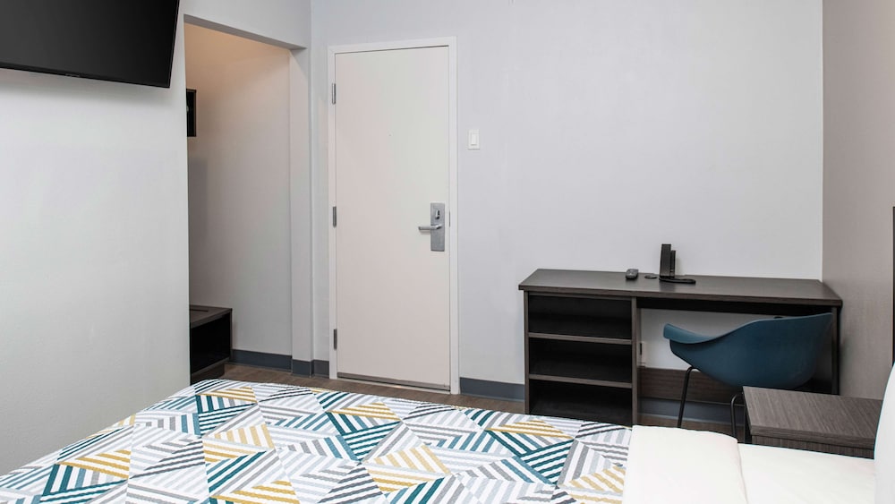 Standard Room, 1 Double Bed, Non Smoking - Photo 1