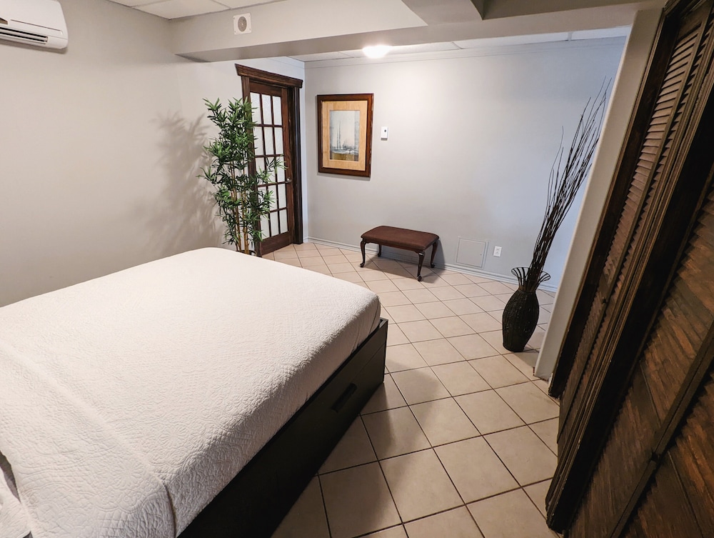 Comfort Apartment, 1 Queen Bed with Sofa bed (540) photo 2
