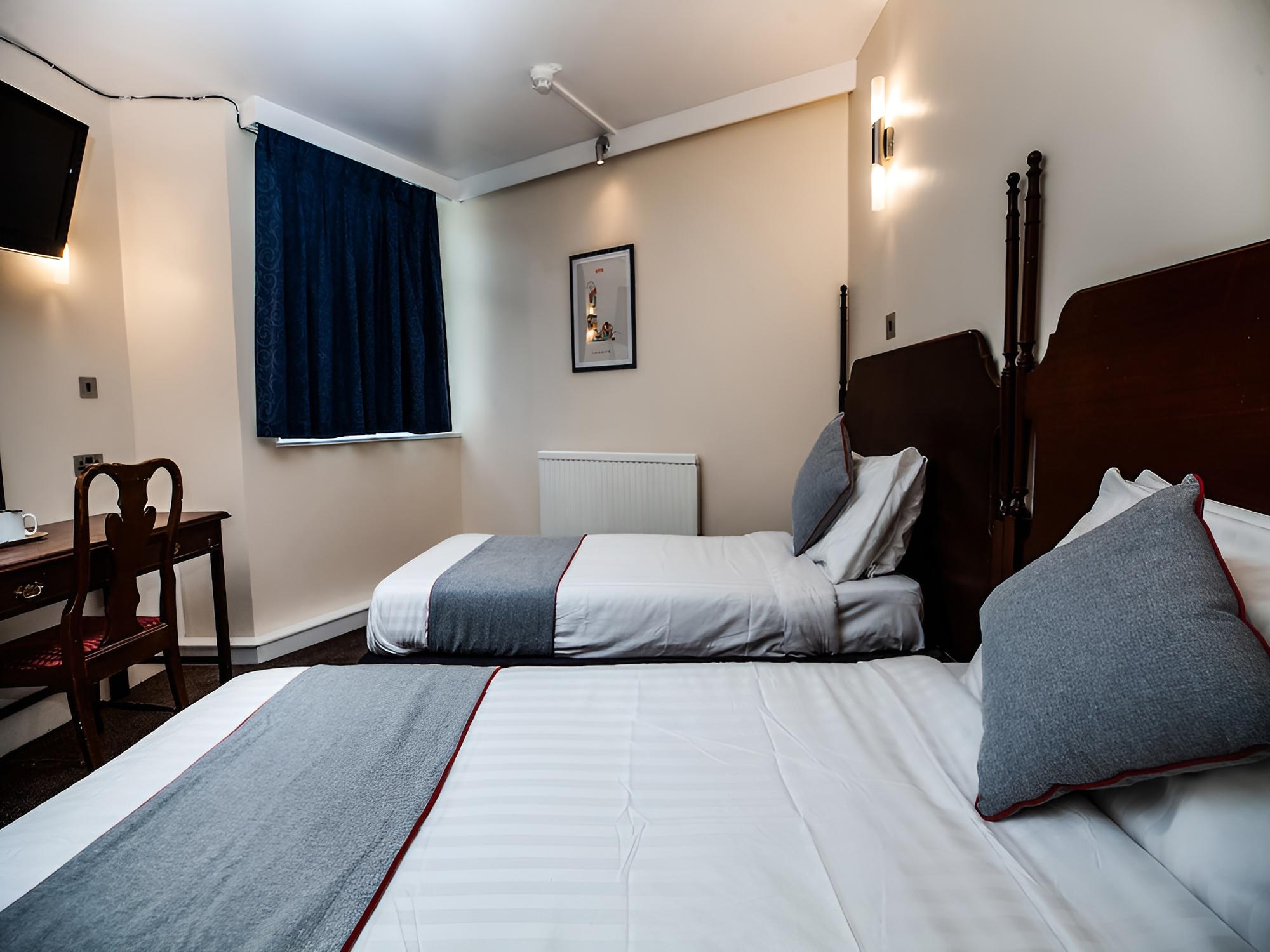 Deluxe Triple Room photo 3