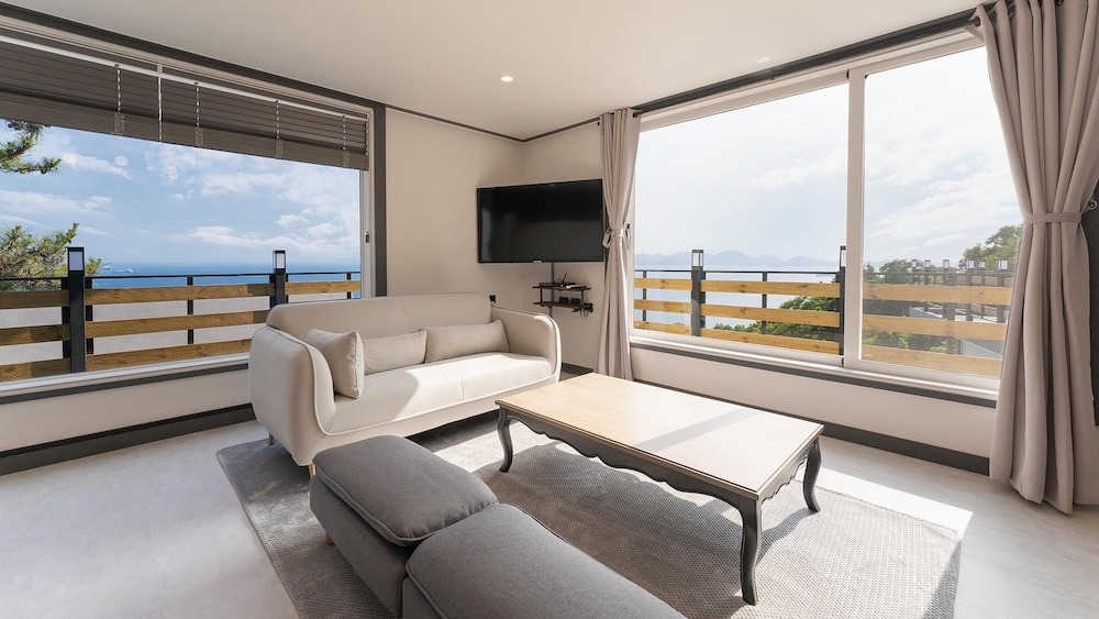 Basic Room, 1 Bedroom (Kakao Mars (Ocean View)) photo 3