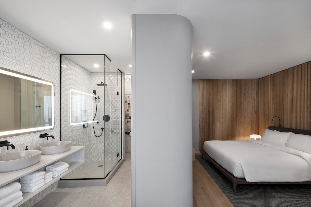 Executive Studio Suite - Photo 3