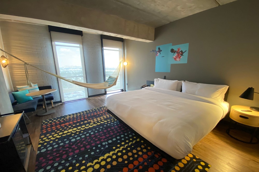 Breezy, Room, 1 King Bed - Photo 1