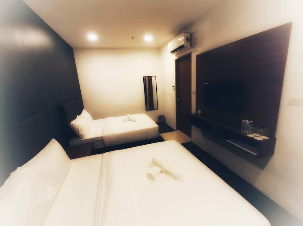 Family Quadruple Room - Photo 2