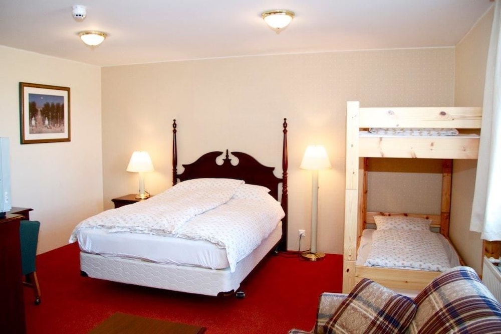 Family Room, Private Bathroom (6 Beds) photo 1