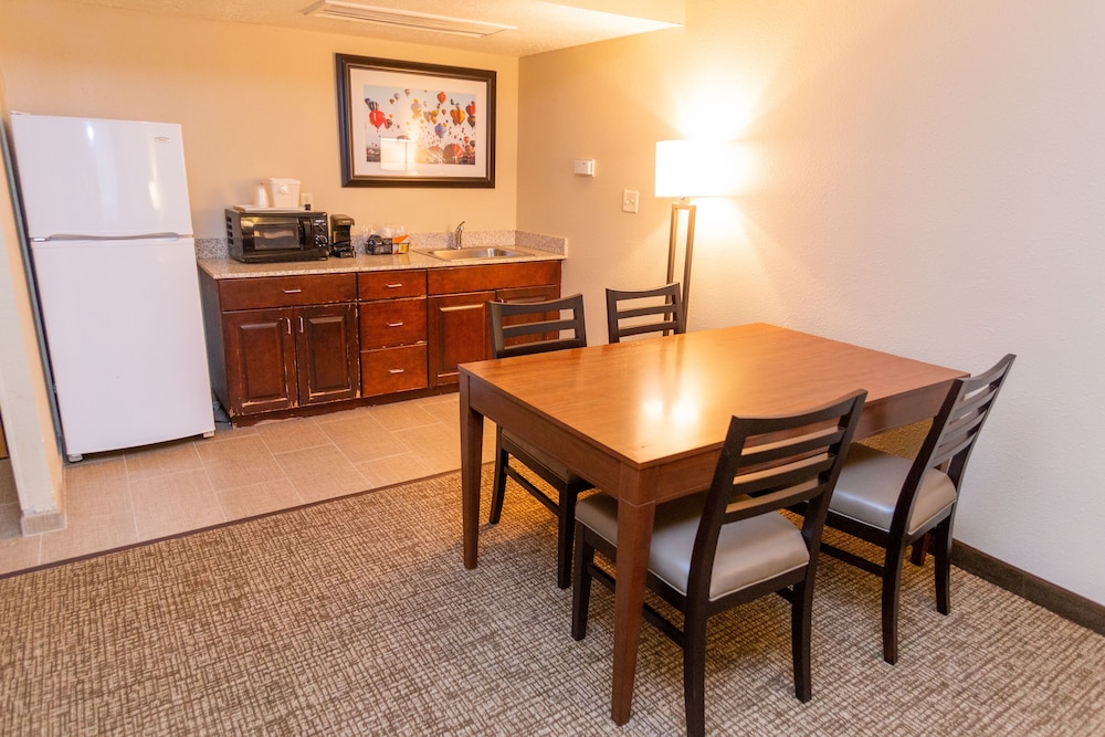 Suite, Multiple Beds, Non Smoking photo 3